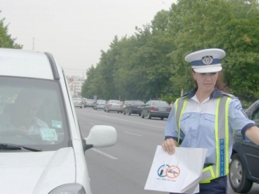 Campanie de prevenţie: şoferii autoutilitarelor, traşi pe dreapta